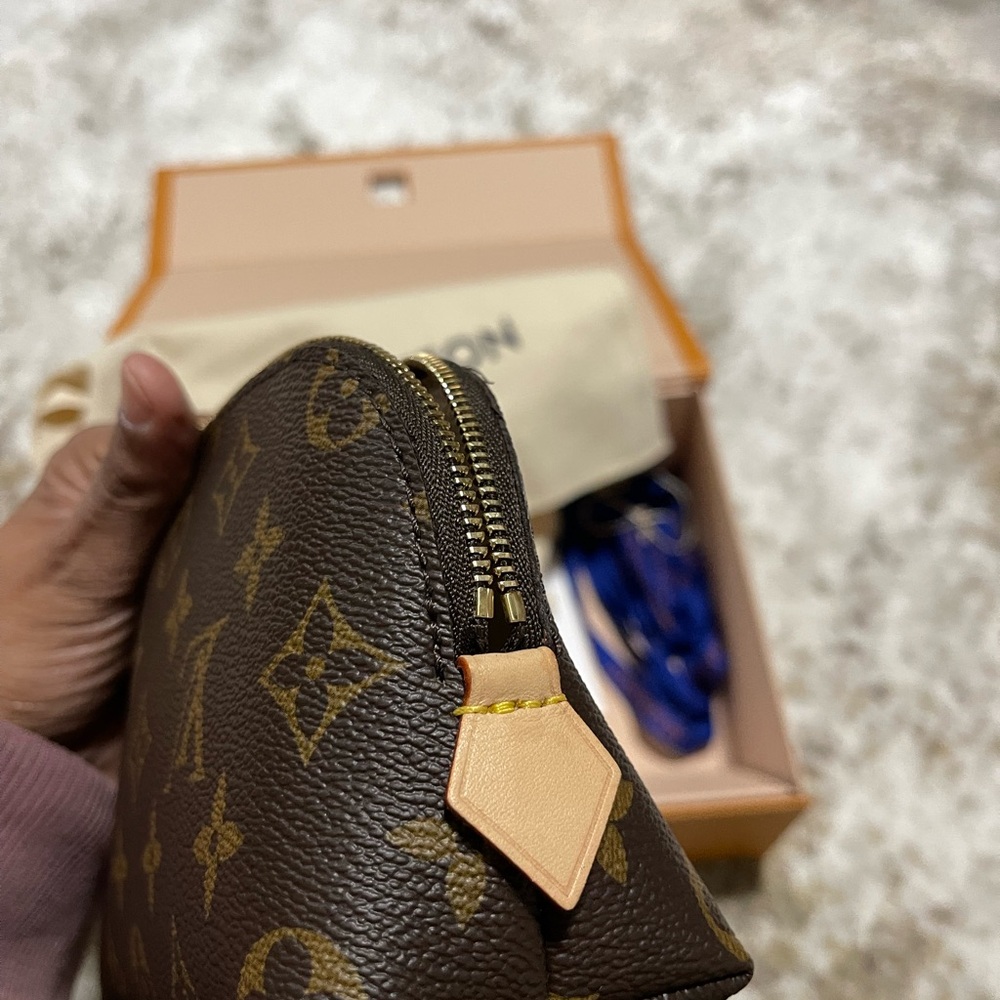 Louis Vuitton Brown Monogram cosmetics pouch - Picture 5 of 10